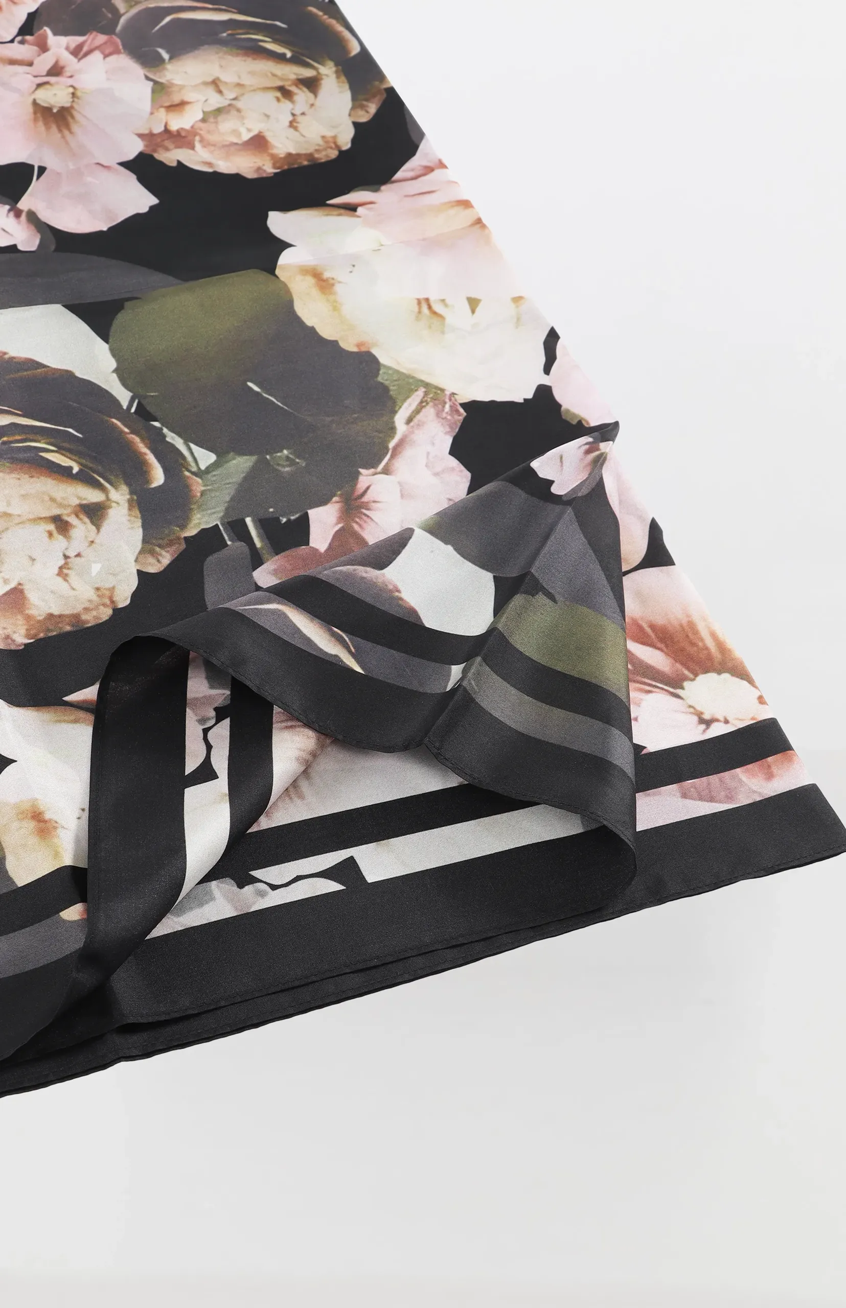 Pringle Kira Silk Shawl Scarf - Image 3