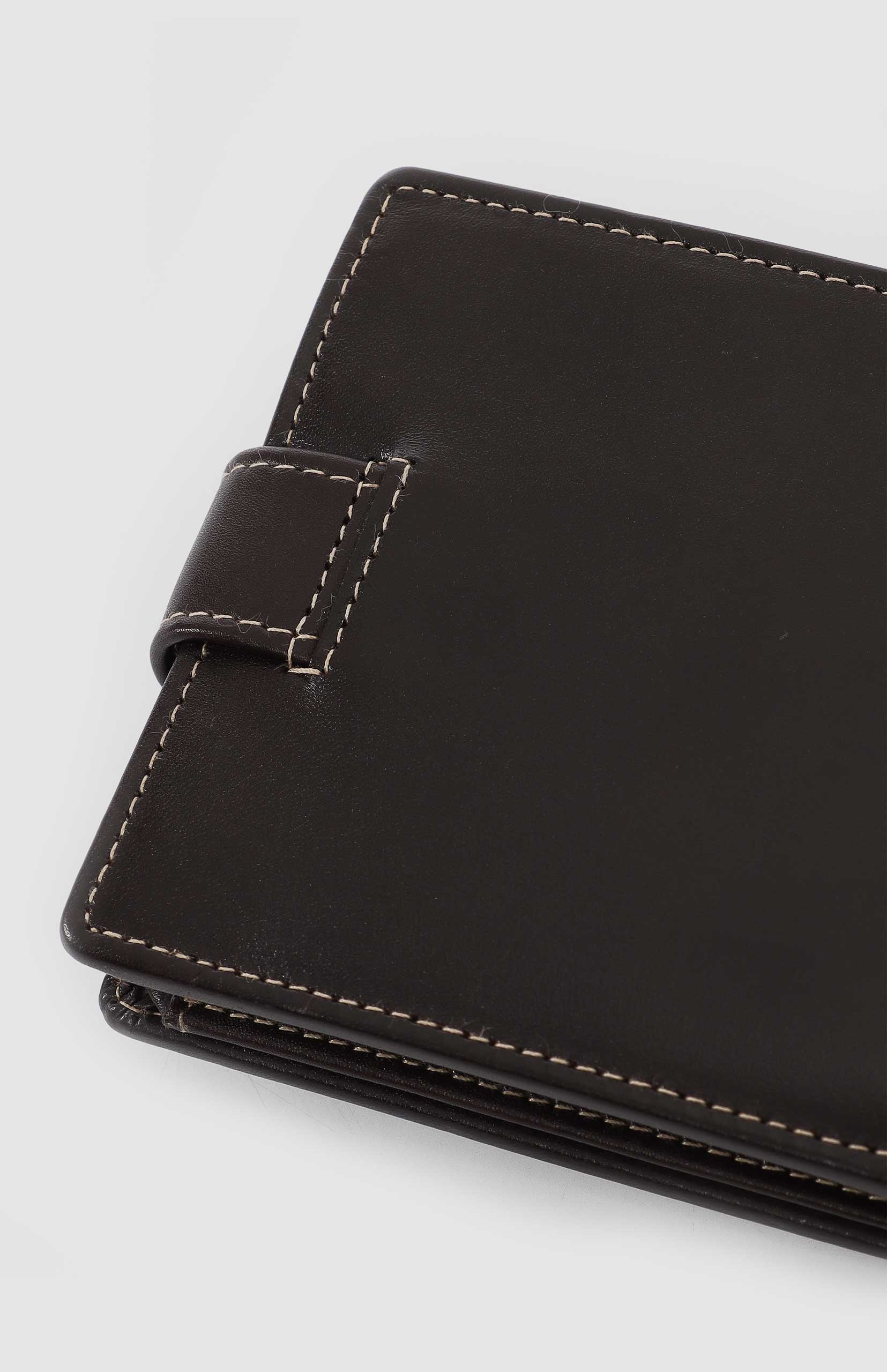 Pringle Myles Trifold Wallet - Image 8
